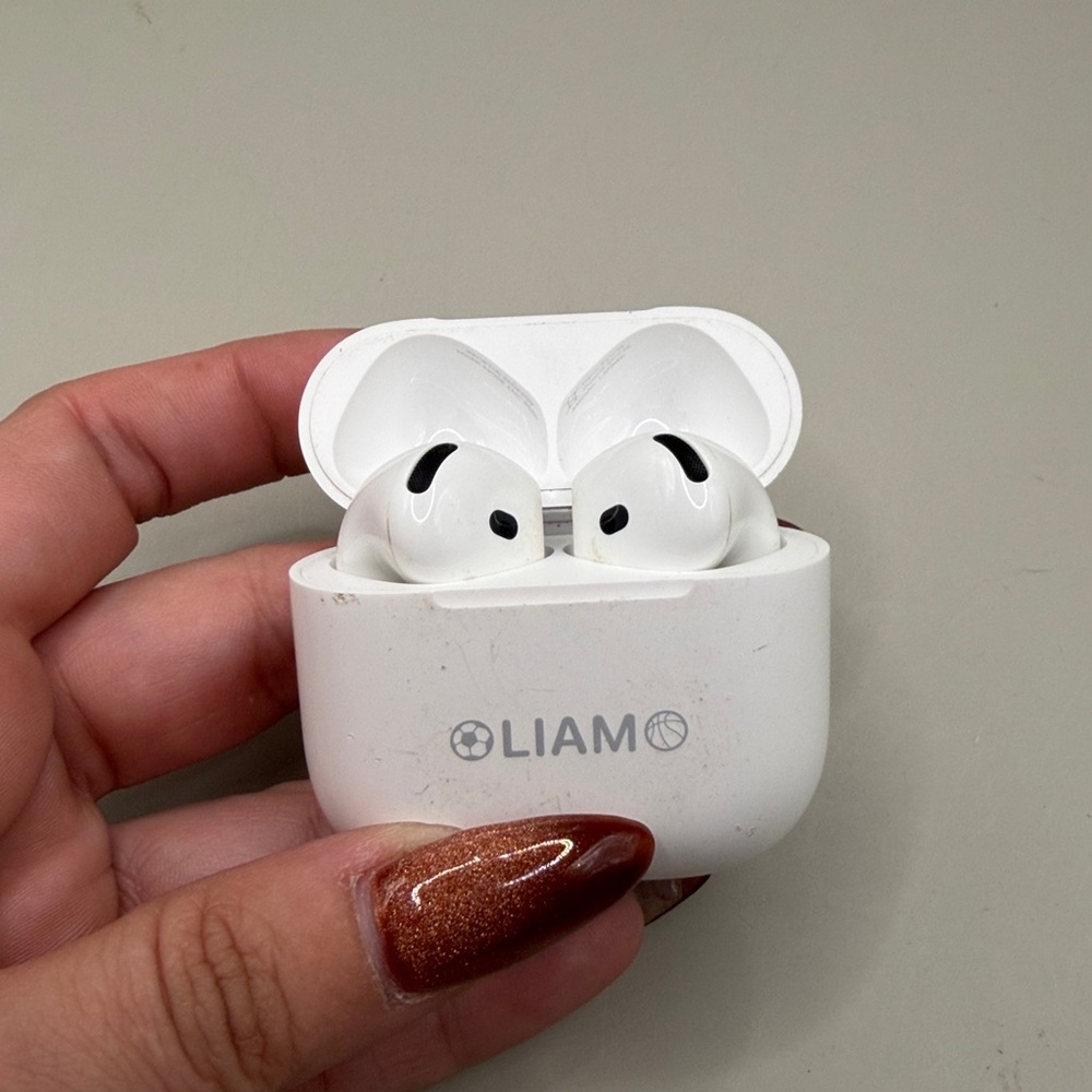 Apple AirPods A3058